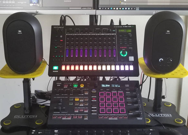 Toraiz and TR-8S desktop stand (KVgear Adapt L2)