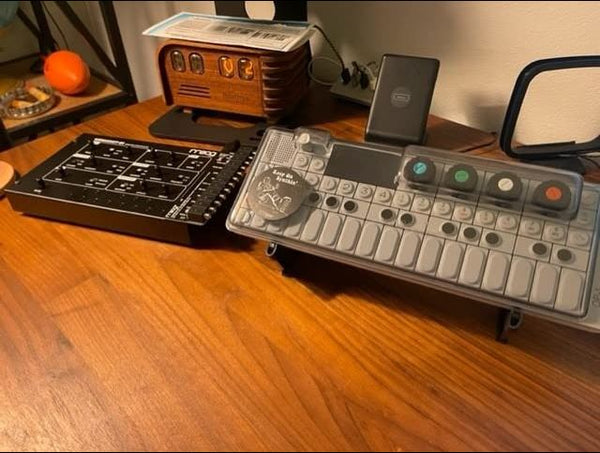 Teenage Engineering OP-1 stand, Decksavers compatible (KVgear Boo-1)