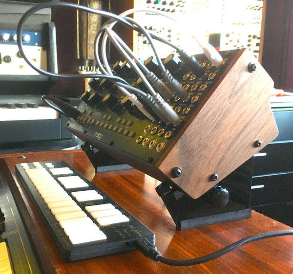 Moog Mother-32 stand (KVgear Boo-1)