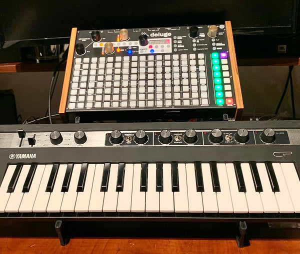 Deluge and Reface stand (KVgear Utility M2)