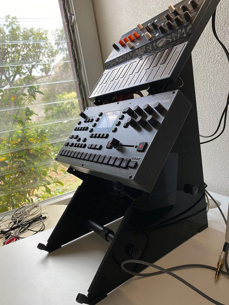 Arturia Microfreak and Elektron on KVgear Utility M3 stand.