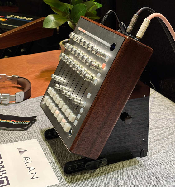SynthRISE large modular synth stand with ALAN Instruments SpaceDrum installed.