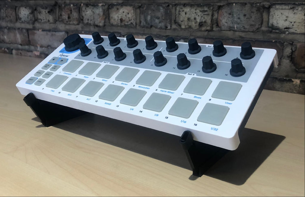 Synth Module Stand SynthRISE one tier desktop synth stand for small-sized gear